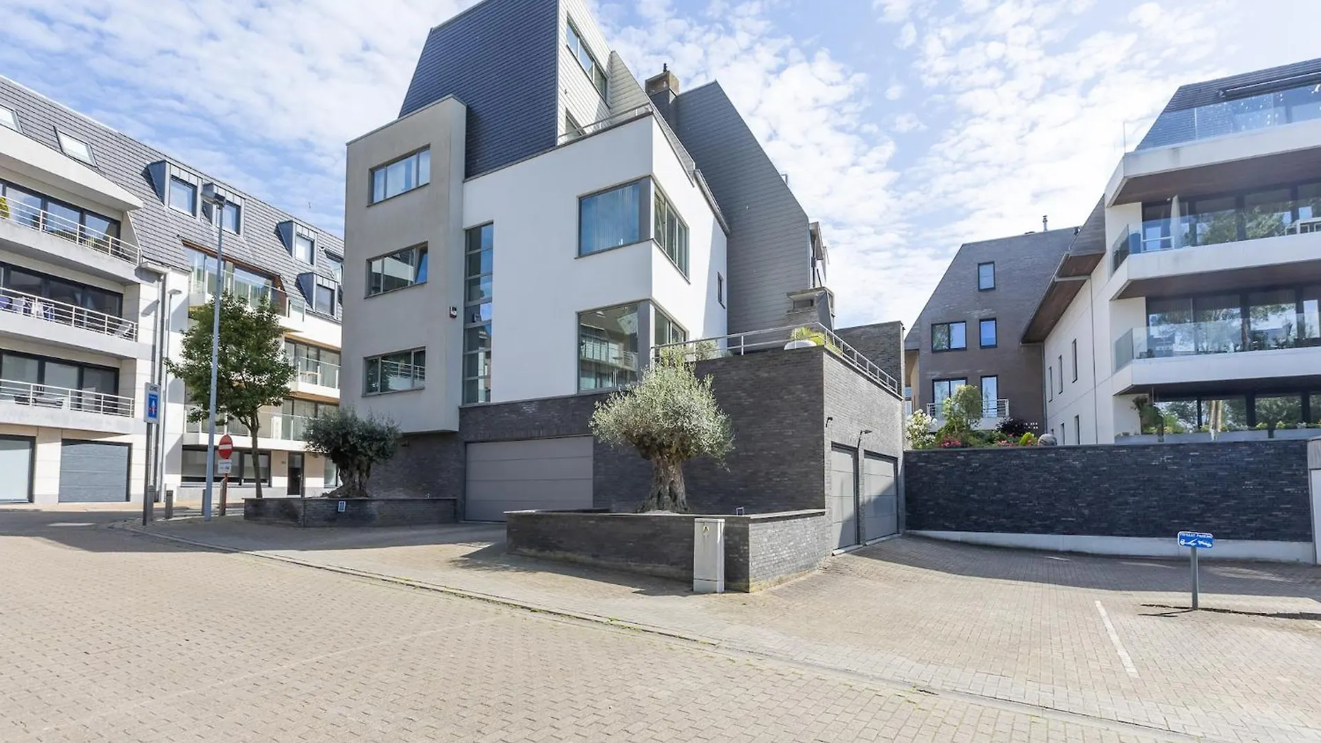 Sunny Apartment With Open Terrace Middelkerke