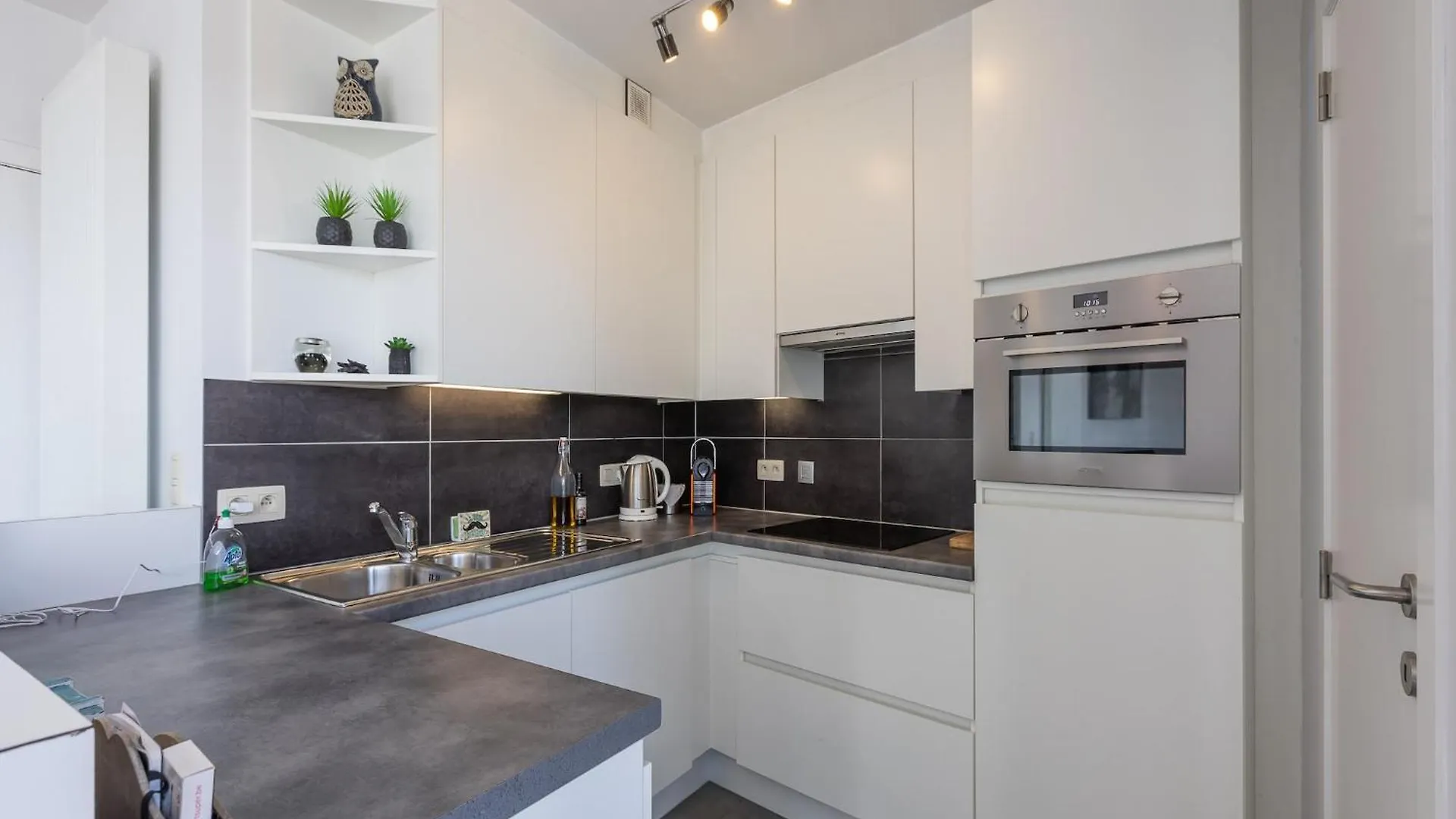 Sunny Apartment With Open Terrace Middelkerke Belgium