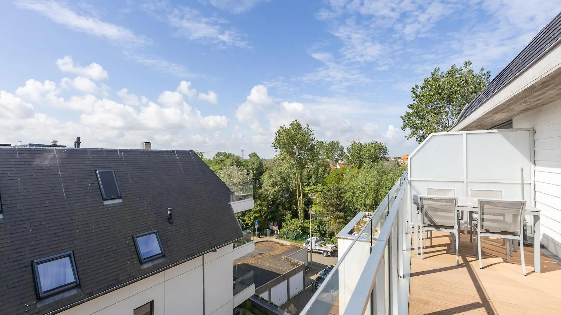 Sunny Apartment With Open Terrace Middelkerke